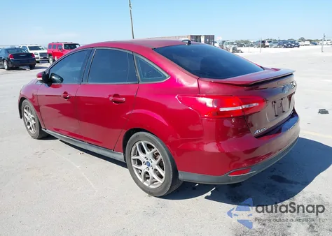 2015 Ford Focus Se z USA, uszkodzony, nr VIN 1FADP3F2XFL363555
